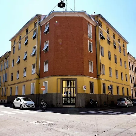 Gulli 19 Flat Apartment Parma